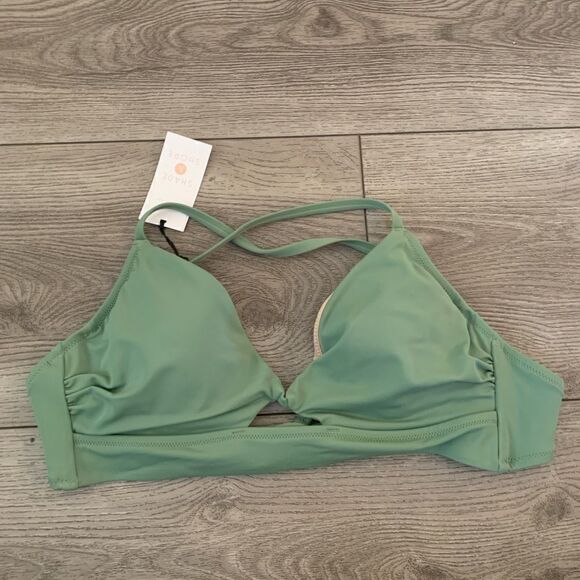 Shade & Shore Other - Shade and shore woman’s bikini top with removable pads
